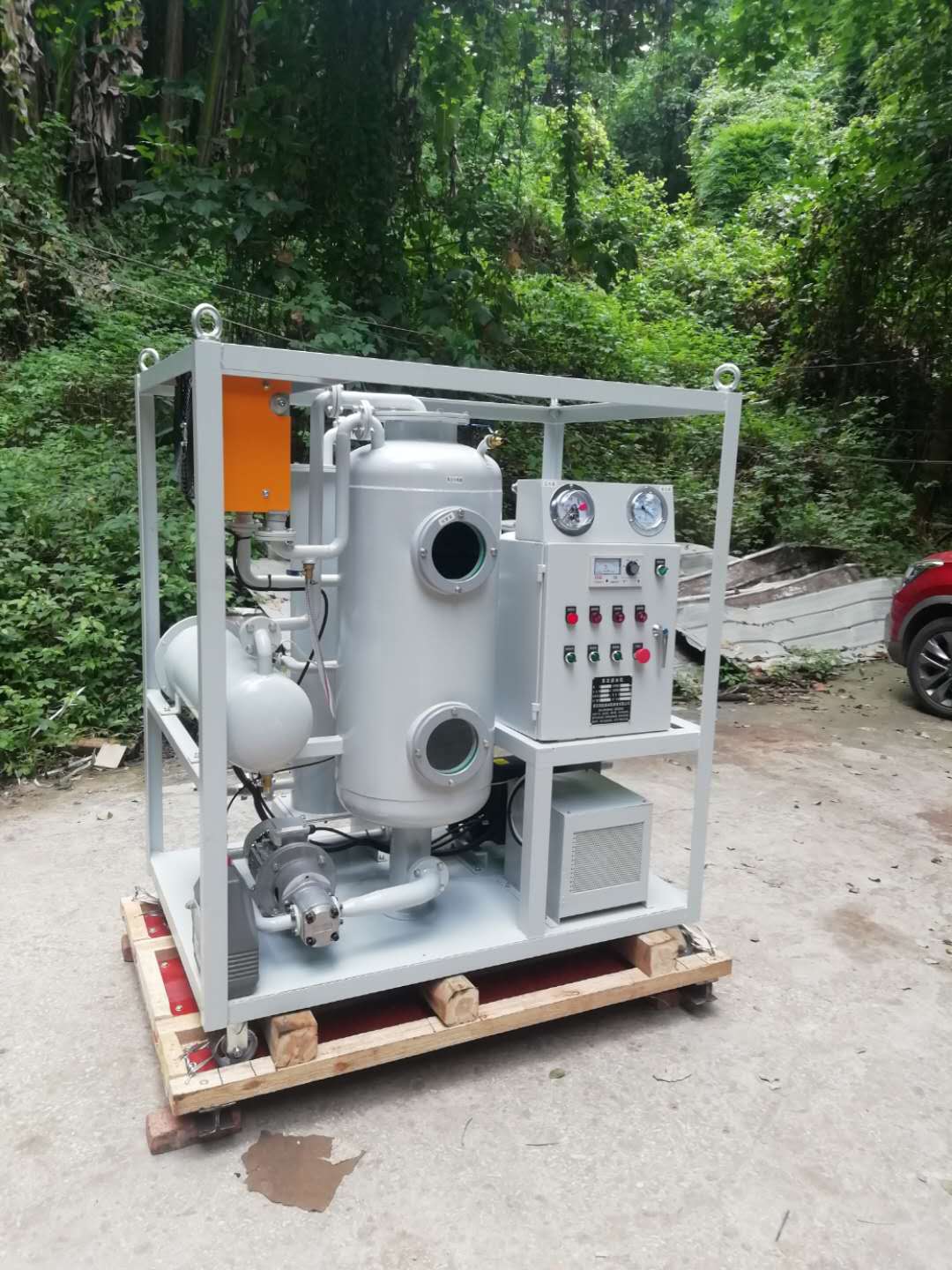 抗燃油真空濾油機(jī)起運(yùn)上海港出口孟加拉國(guó)