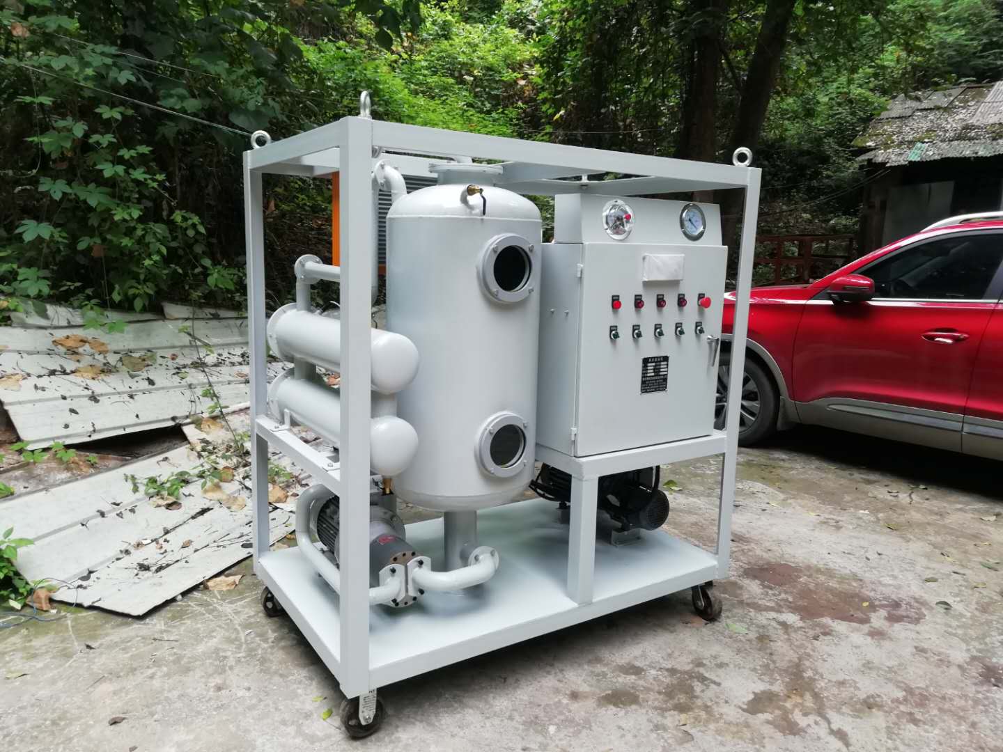 ZJB-100透平油真空濾油機(jī)起運(yùn)上海港出口巴基斯坦